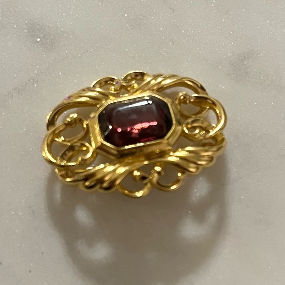 Vintage Gold Tone Amethyst Purple Glass Stone Brooch Pin - Picture 3 of 12